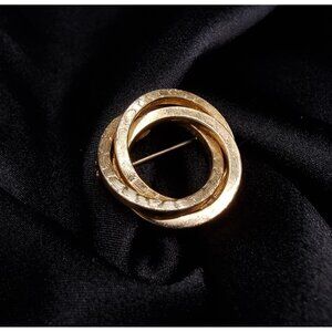 Vintage Grosse 1959 Germany Signed Textured Gold-Tone Interlocking Circles Brooc